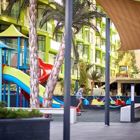 Apartmán Color 126 - & Pools Access *