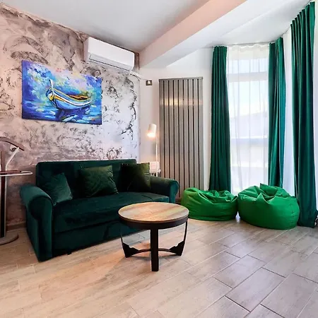 Color 126 - & Pools Access