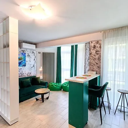 Apartment Color 126 - & Pools Access