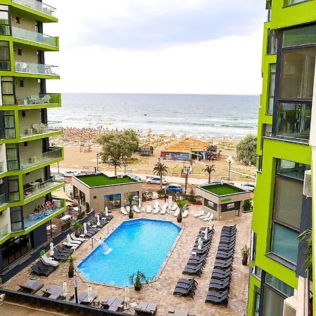 Apartment Color 126 - & Pools Access