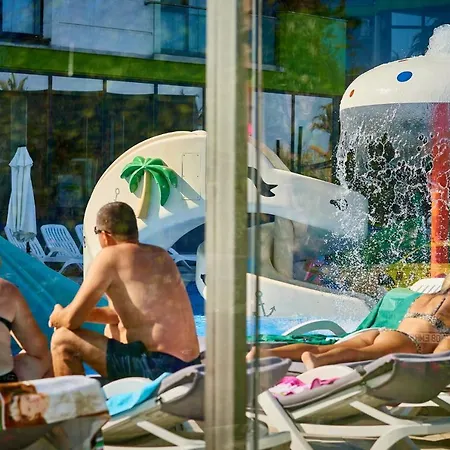 Color 126 - & Pools Access Apartment Mamaia