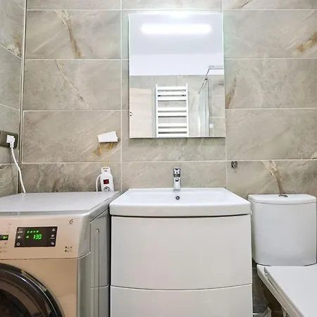 Color 126 - & Pools Access * 마마이아