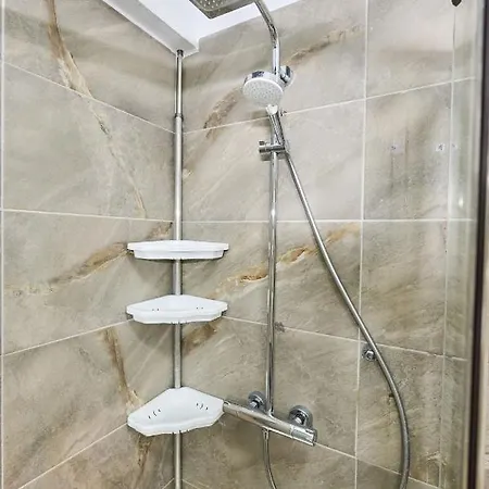 Color 126 - & Pools Access Apartament Mamaja