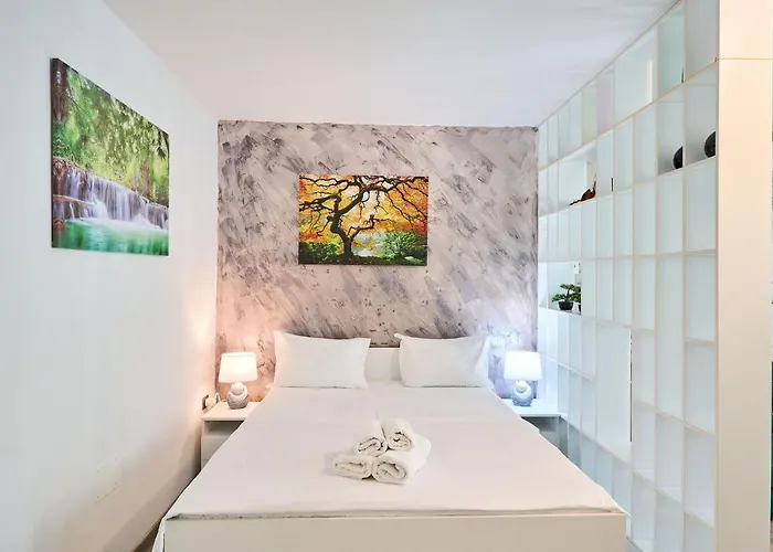 Color 126 - & Pools Access Appartement