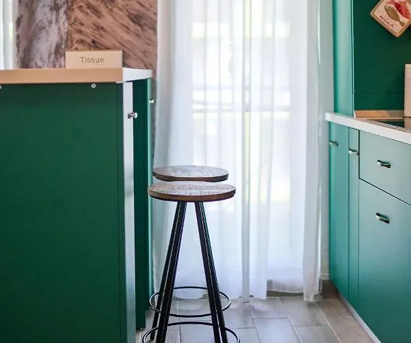 Color 126 - & Pools Access Mamaia