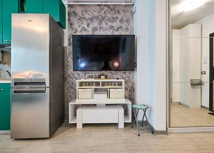 Color 126 - & Pools Access