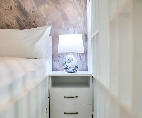 Color 126 - & Pools Access Appartement *