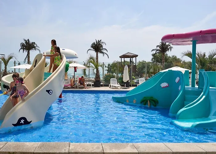 Color 126 - & Pools Access Mamaia