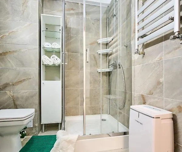 Color 126 - & Pools Access Appartement